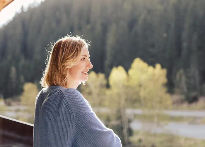 Chillas Apart Mattle At Apartment *