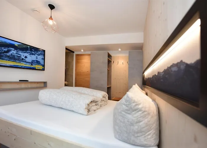 Chillas Apart Mattle At Apartment